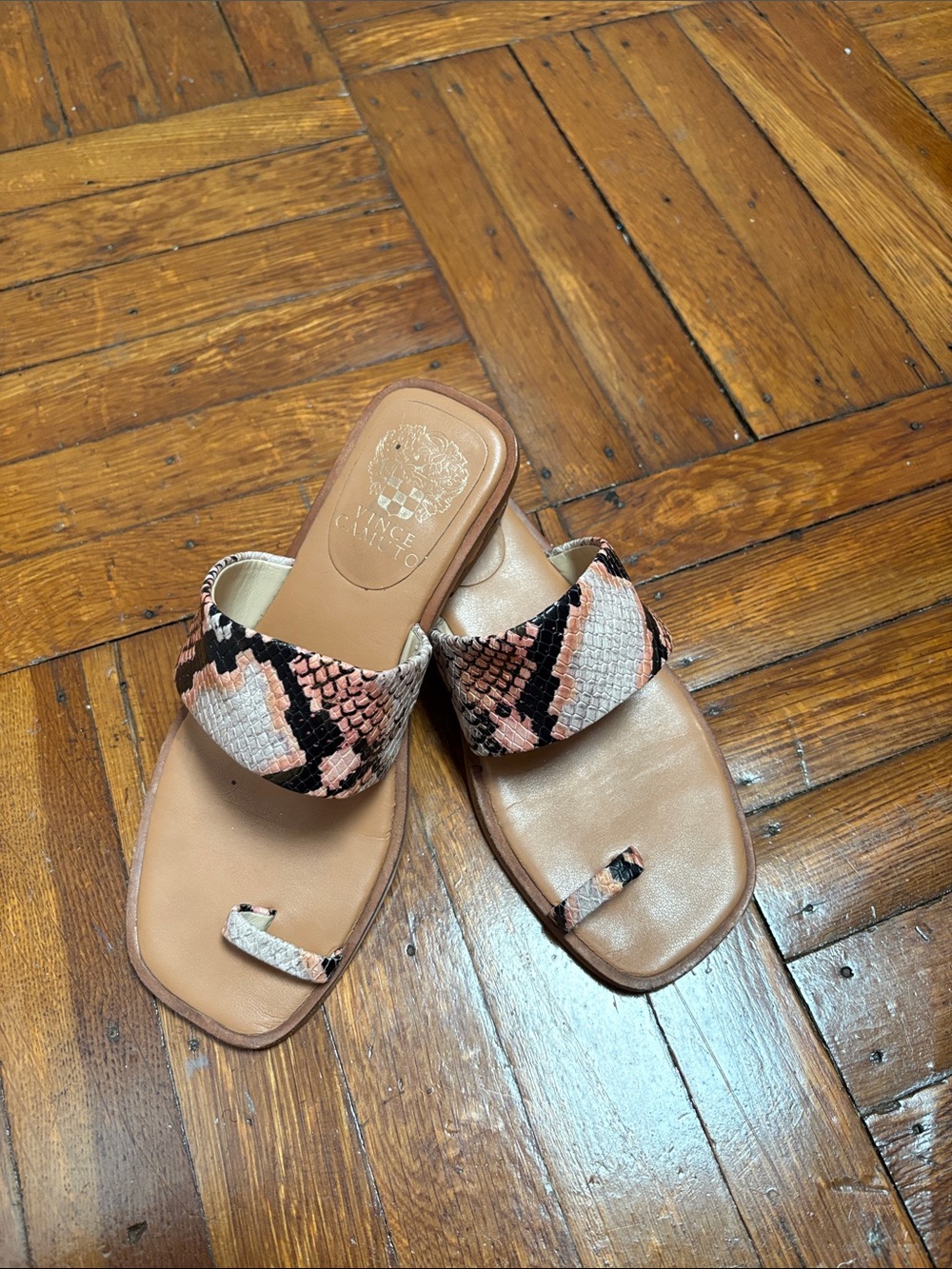 Vince Camuto Pink & Tan Snake-Print Toe-Loop Slide Sandals